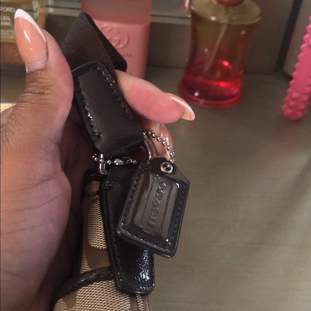 Coach signature Brown and Tan Shoulder Bag - Picture 7 of 8